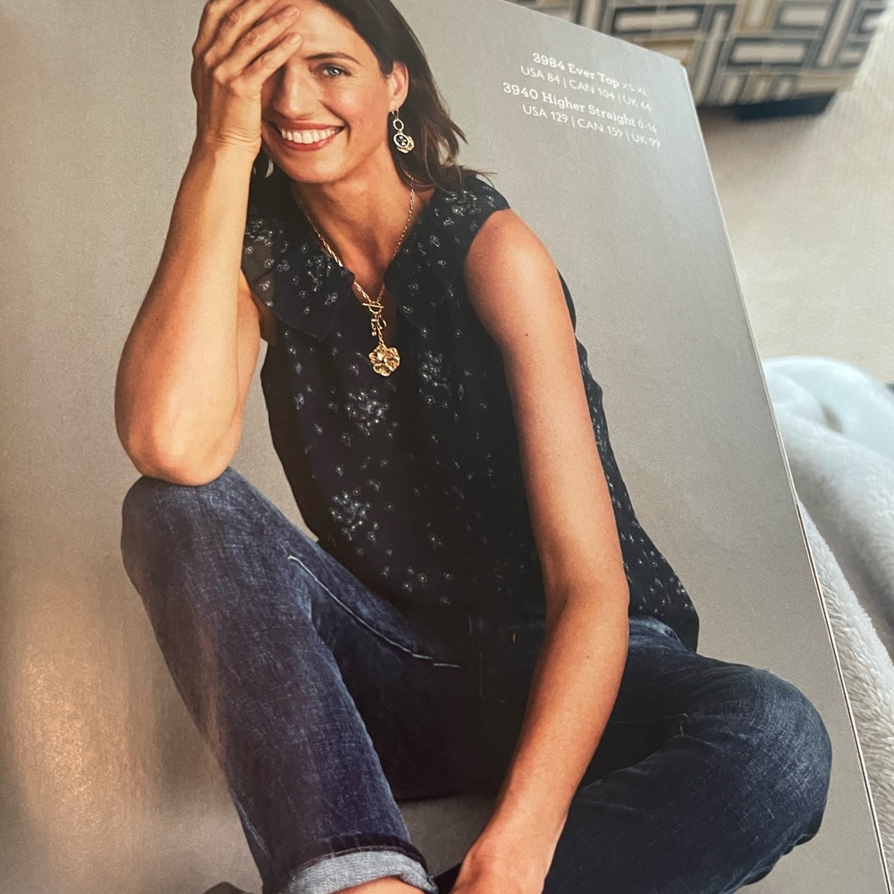 Charming necklace nwot #2187 F20